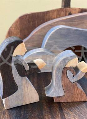 New Wooden Easter Scene - Mincice Resurrected