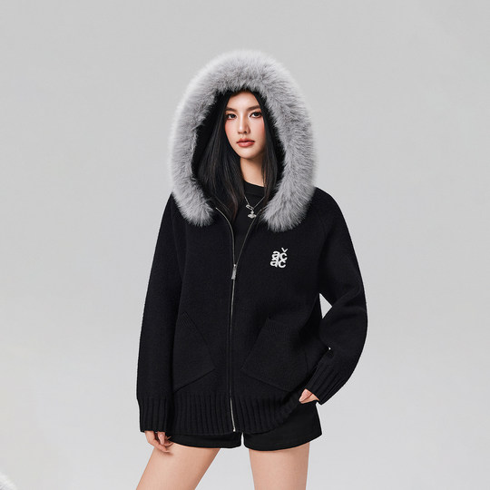 Cream style fur collar hooded sweater, soft, waxy and gentle thickened knitted autumn and winter coat