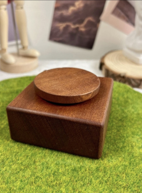 千与千寻底座八音盒旋转乌檀木制儿童玩具创意生日礼物音乐盒发条