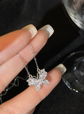 《花光蝶舞》S999纯银蝴蝶项链