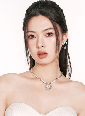 roole钻石镀白金爱心吊坠海边