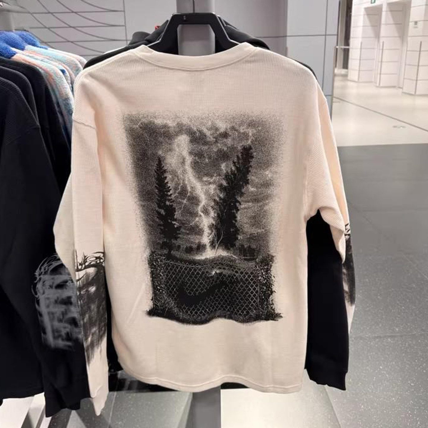 Nike耐克男子2026春秋刺绣印花纯棉宽松华夫格针织长袖T恤 IQ1016,淘宝优惠券,粉丝福利购,淘宝优惠卷