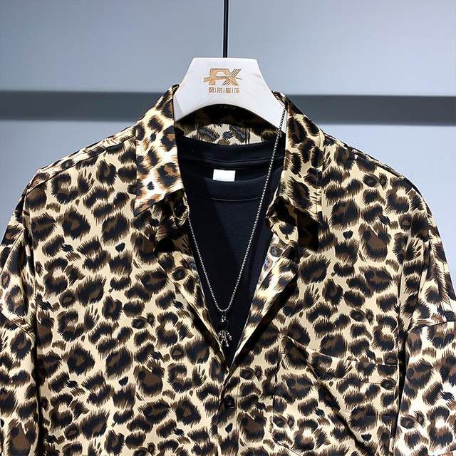 Extra large size 300 pounds leopard print short-sleeved shirt for men in summer