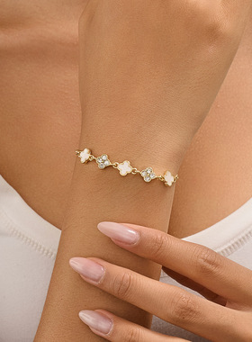 金色四叶草镶钻轻奢风手链