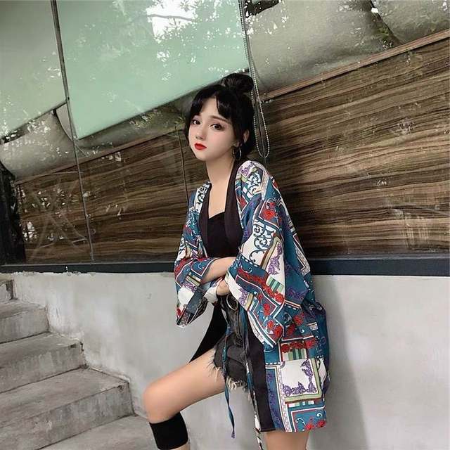 Mid-length sunscreen Harajuku style versatile 2025 printed three-quarter sleeve loose shirt Hong Kong style retro summer shirt trend