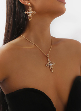 跨境轻奢镂空镶钻十字架耳钉 法式复古小众创意经典耳