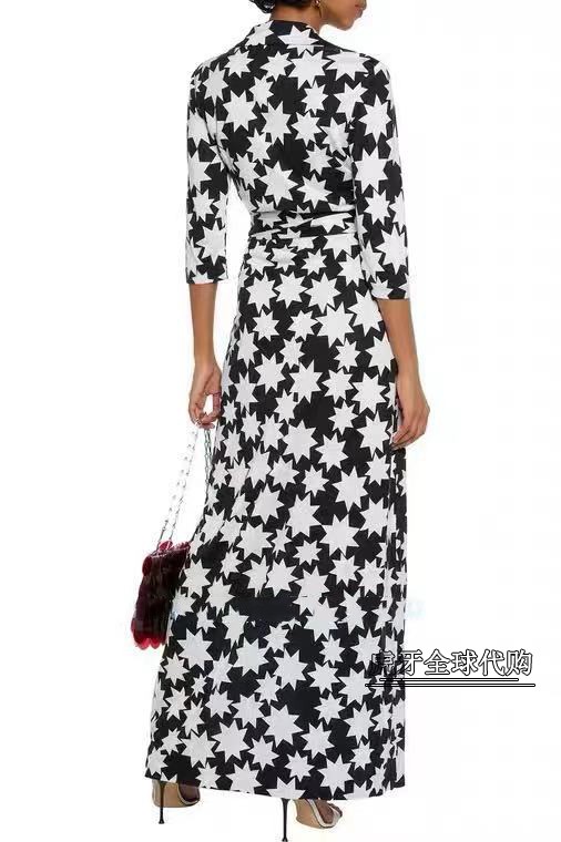 代购DVF22春夏新款女装黑白星星印花针织桑蚕丝裹身连衣裙ABIGAIL - 图2