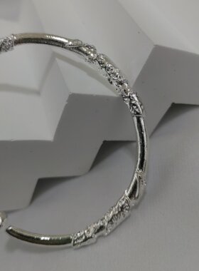 小时候被牛追过!开口能调节大小手环 女士手腕装饰 歪瑞beautiful