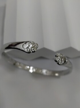 小时候被牛追过!里面刻有招财纳福四个字 猫爪 大小能调节 手环