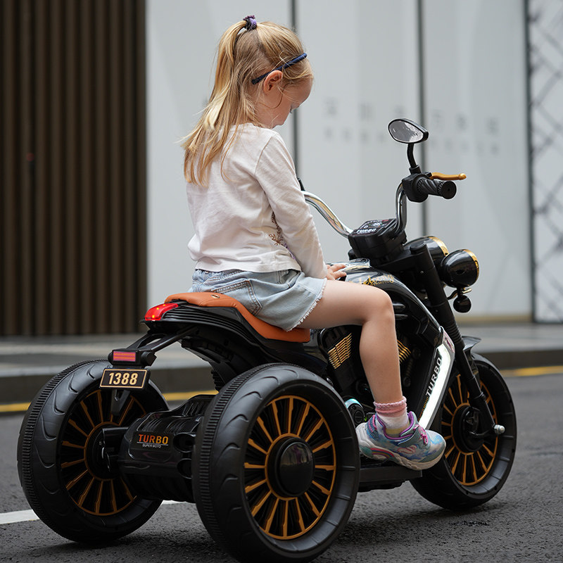  热豹儿童电动车