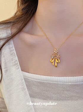 新中式蝴蝶结花朵吊坠项链法式