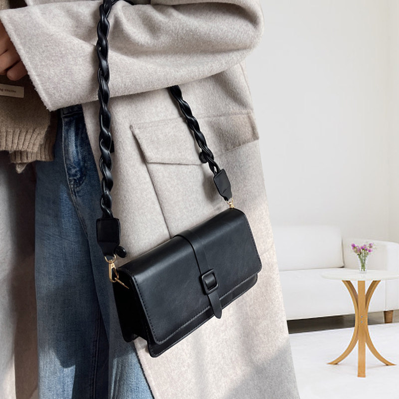 小众女2022纯色新款韩版高级斜挎包 纪希琳女士包袋