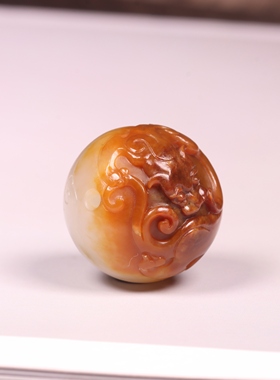 新疆和田玉籽料黄沁龙珠手串