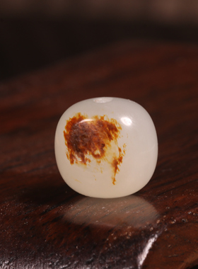 新疆和田玉籽料老型珠手串