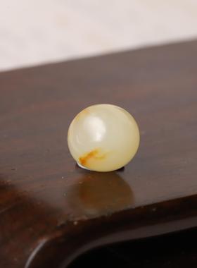 新疆和田玉籽料红皮珠子圆珠