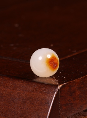 新疆和田玉籽料红皮白肉圆珠手链