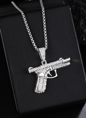 欧美镶钻手枪吊坠个性霸气创意冲锋枪项链不锈钢复古手枪挂饰潮男
