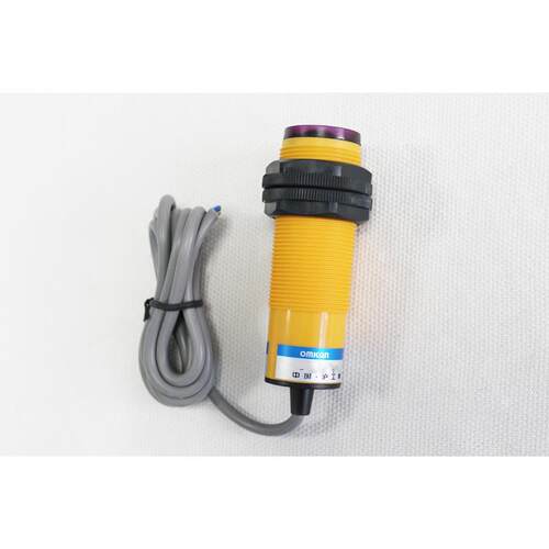 光电开关 E3F3-DS100C4 B2 N1 N2 P1 P2 N12 P12 Y1 Y2红外传感器 - 图1