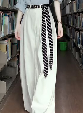 条纹腰带配牛仔裤子饰领丝
