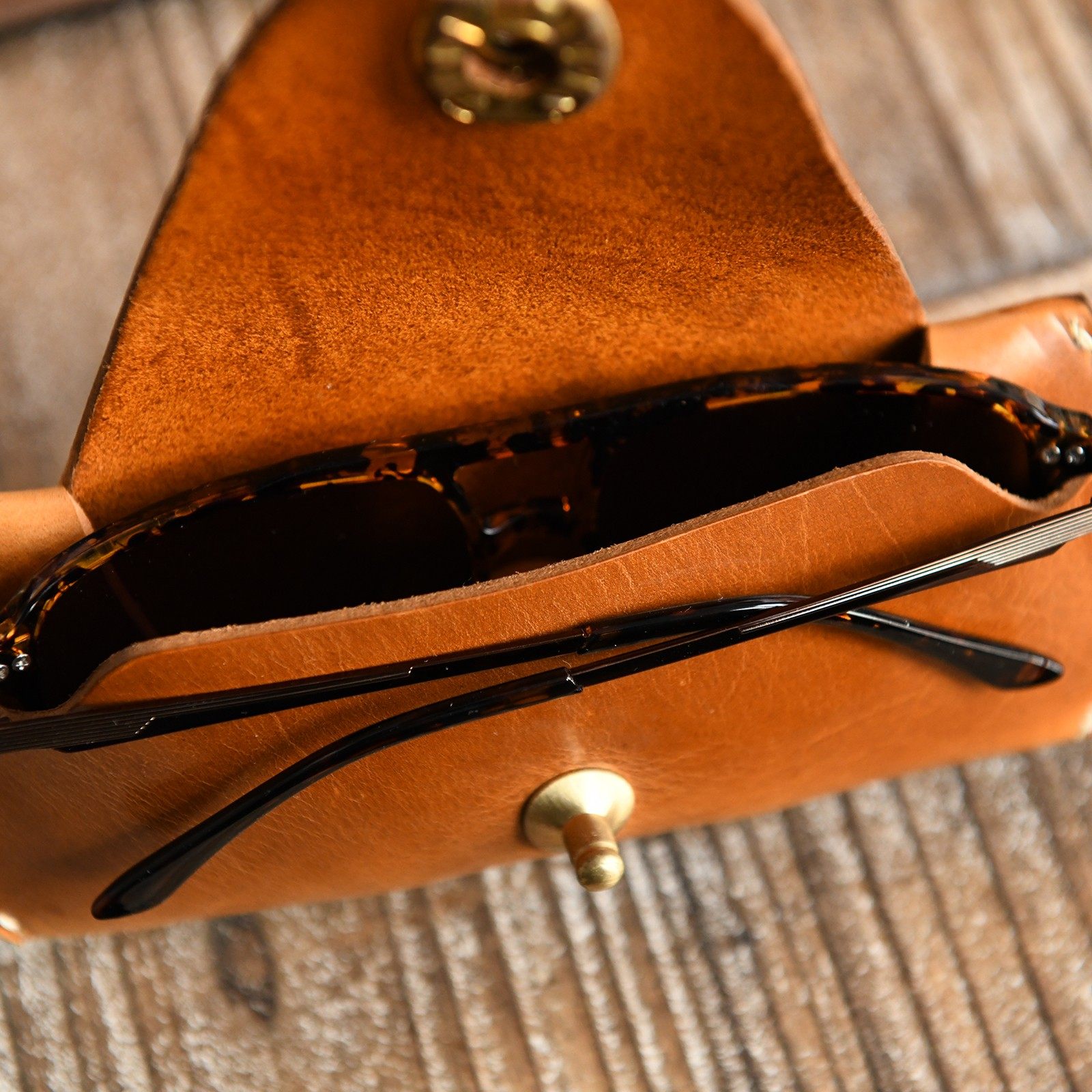 美式复古眼镜盒男士便携近视镜墨镜收纳盒挂绳真皮质感挂包眼镜袋,淘宝优惠券,粉丝福利购,淘宝优惠卷