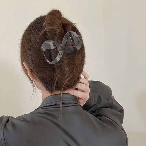 复古8字形扁平抓夹女高级感后脑勺盘发夹大号发卡鸭嘴夹四季头饰 - 图1