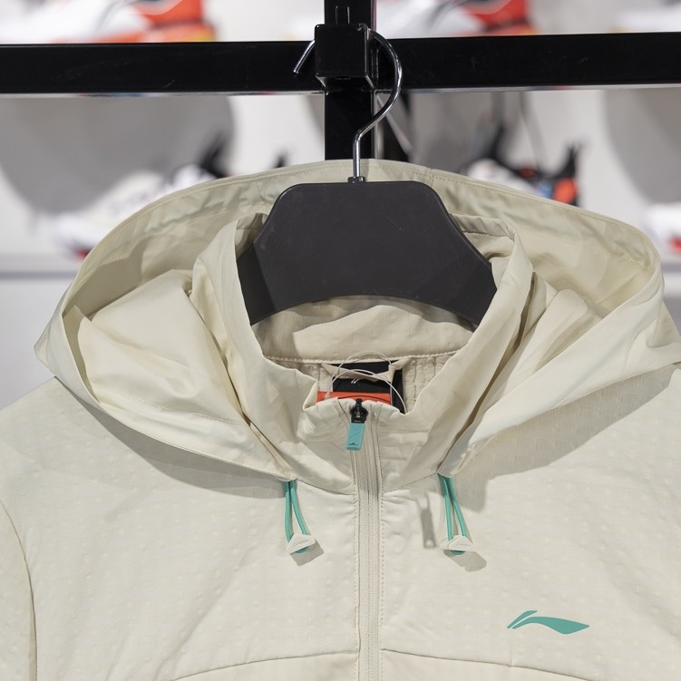 李宁软壳外套女子2024冬季新款加绒保暖宽松梭织运动风衣AFDU348,淘宝优惠券,粉丝福利购,淘宝优惠卷