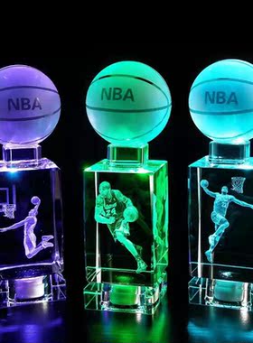NBA球星生日礼物男生送同学男友兄弟 创意水晶篮球科比实用纪念品