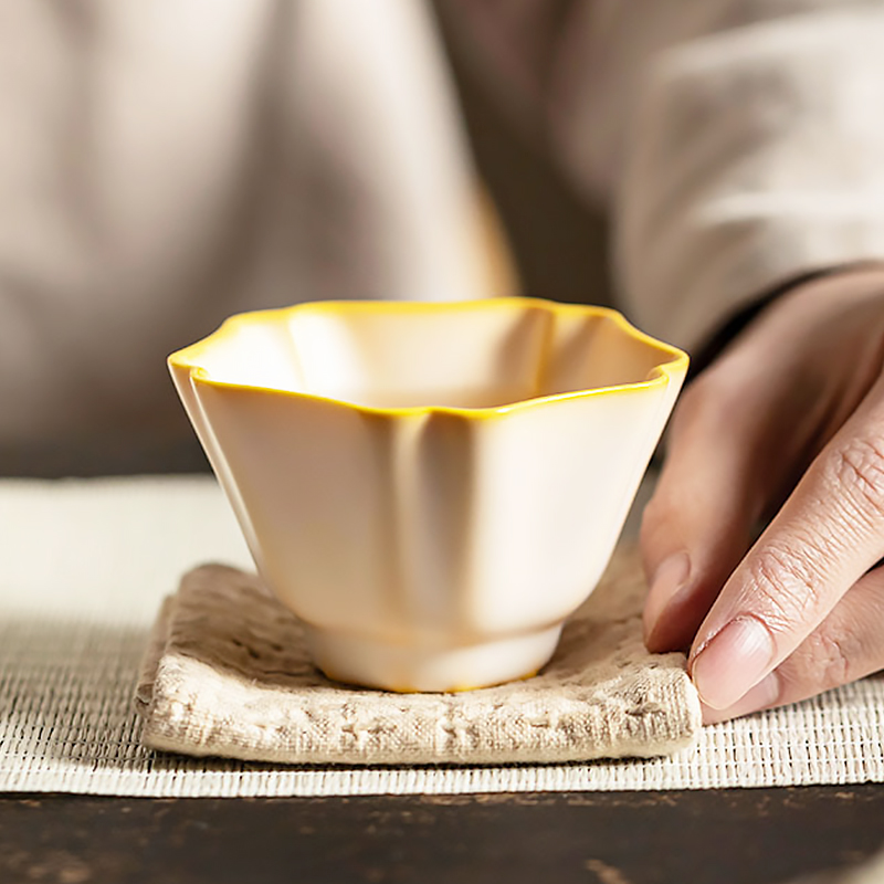 猪油冻黄汝花朵茶杯品茗杯开片汝窑主人杯花瓣杯盏个人五边葵口杯 - 图1