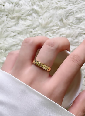 钛钢不掉色素圈碎冰冰细闪金色戒指小众设计女高级气质百搭情侣戒