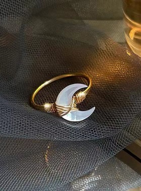 苍兰诀骨兰同款贝母月亮戒指ins潮设计女简约轻奢戒指