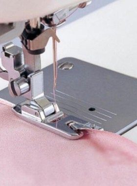 Household multi-functional sewing machine rolls edge presser