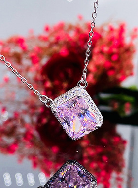 Simple Small Square Pink Necklace Temperament Simulation