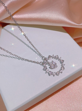 Classic Virgin Mary Necklace Heart-shaped Geometric Pendant