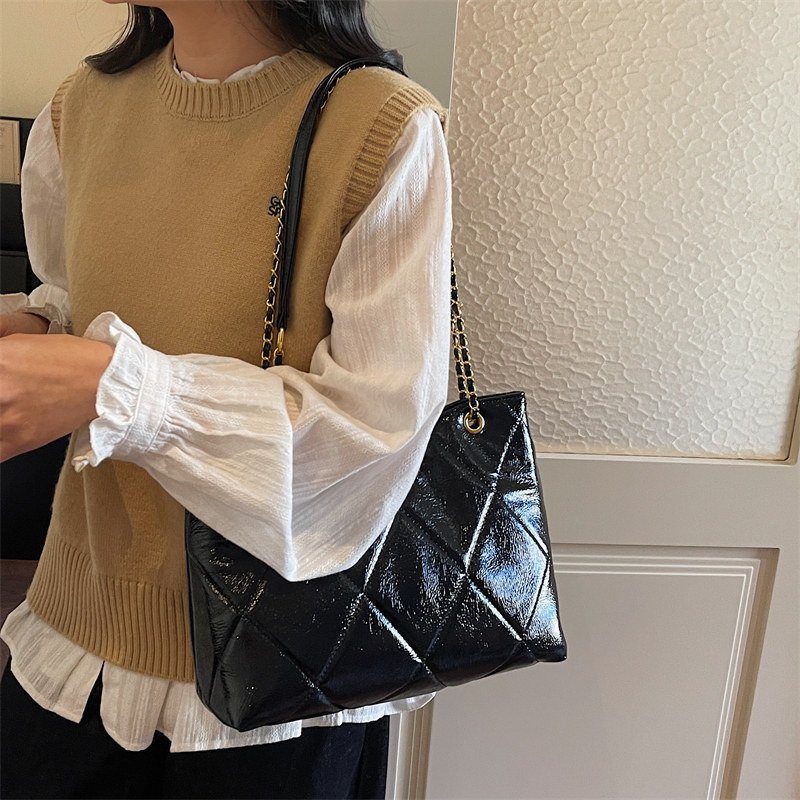 高级感菱格链条托特包女2026春季新款时尚百搭上班通勤单肩斜挎包,淘宝优惠券,粉丝福利购,淘宝优惠卷