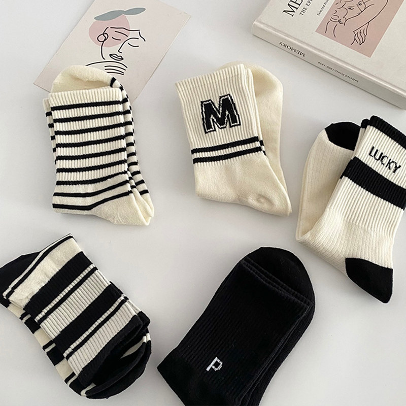 黑白条纹袜子女中筒袜春秋款棉袜ins潮日系外穿秋冬厚款网红潮袜