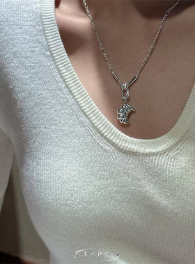 嘉兴银家s925纯银韩式小众高级气质光面牛角包吊坠女精致质感项坠