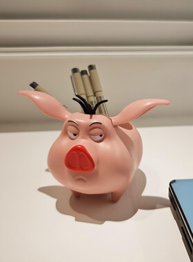 轻奢高颜值飞天猪大容量笔筒