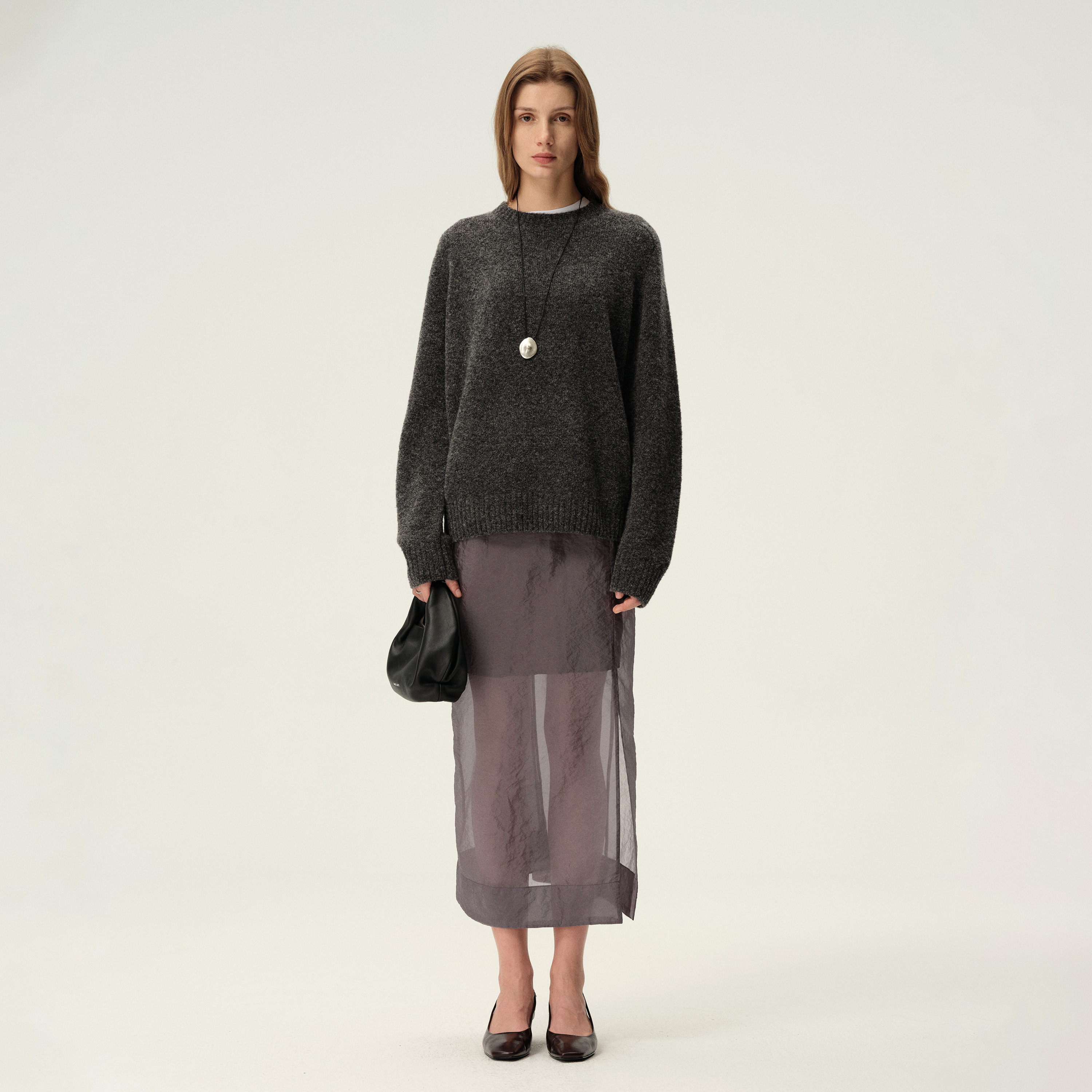 白弓 进口意大利纱羊毛软糯基础圆领毛衣女百搭上衣2025新款51518 - 图2