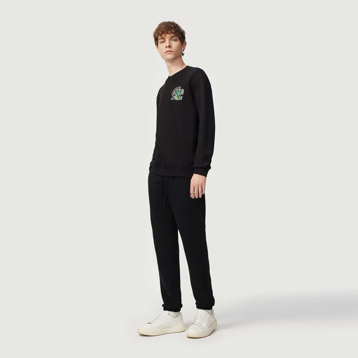 CNC男装奥莱男士春秋卫衣宽松圆领刺绣点缀潮牌经典轻奢长袖上衣,淘宝优惠券,粉丝福利购,淘宝优惠卷