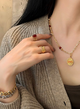 莓拉秋冬复古红一链多戴时髦精