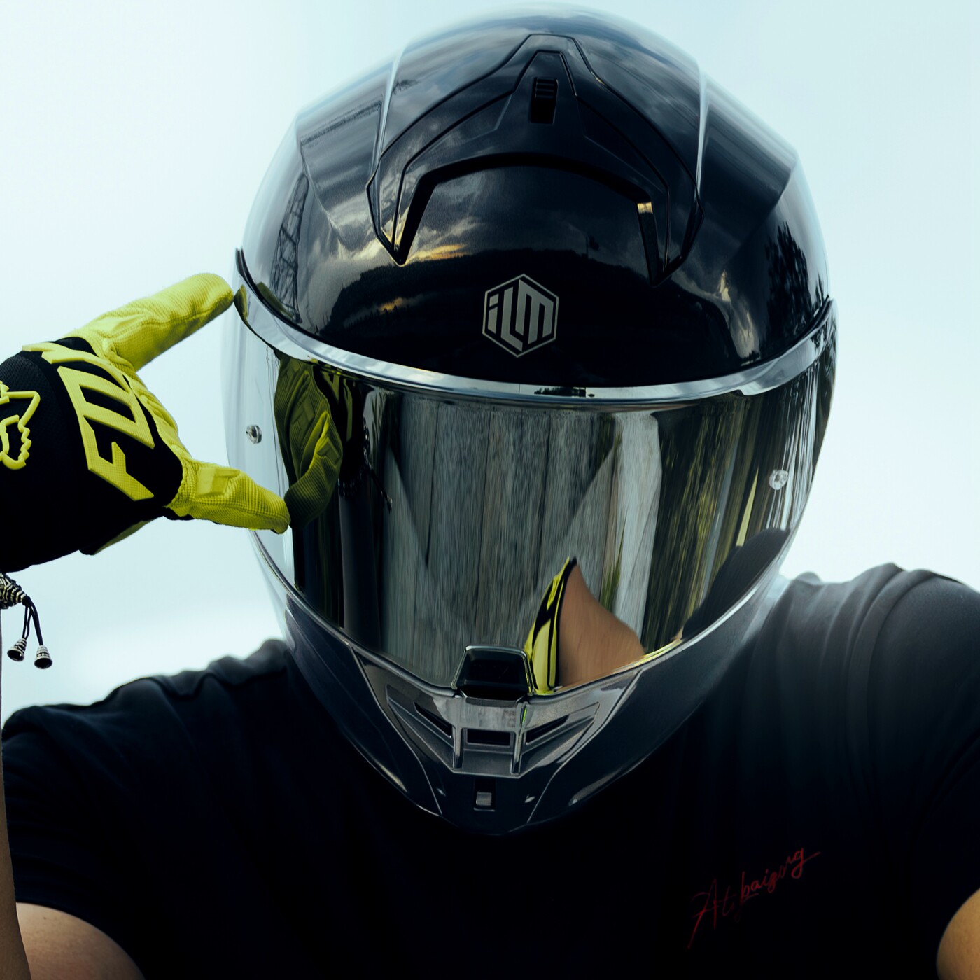 ILM motorcycle imitation racing new helmet with large rear wing