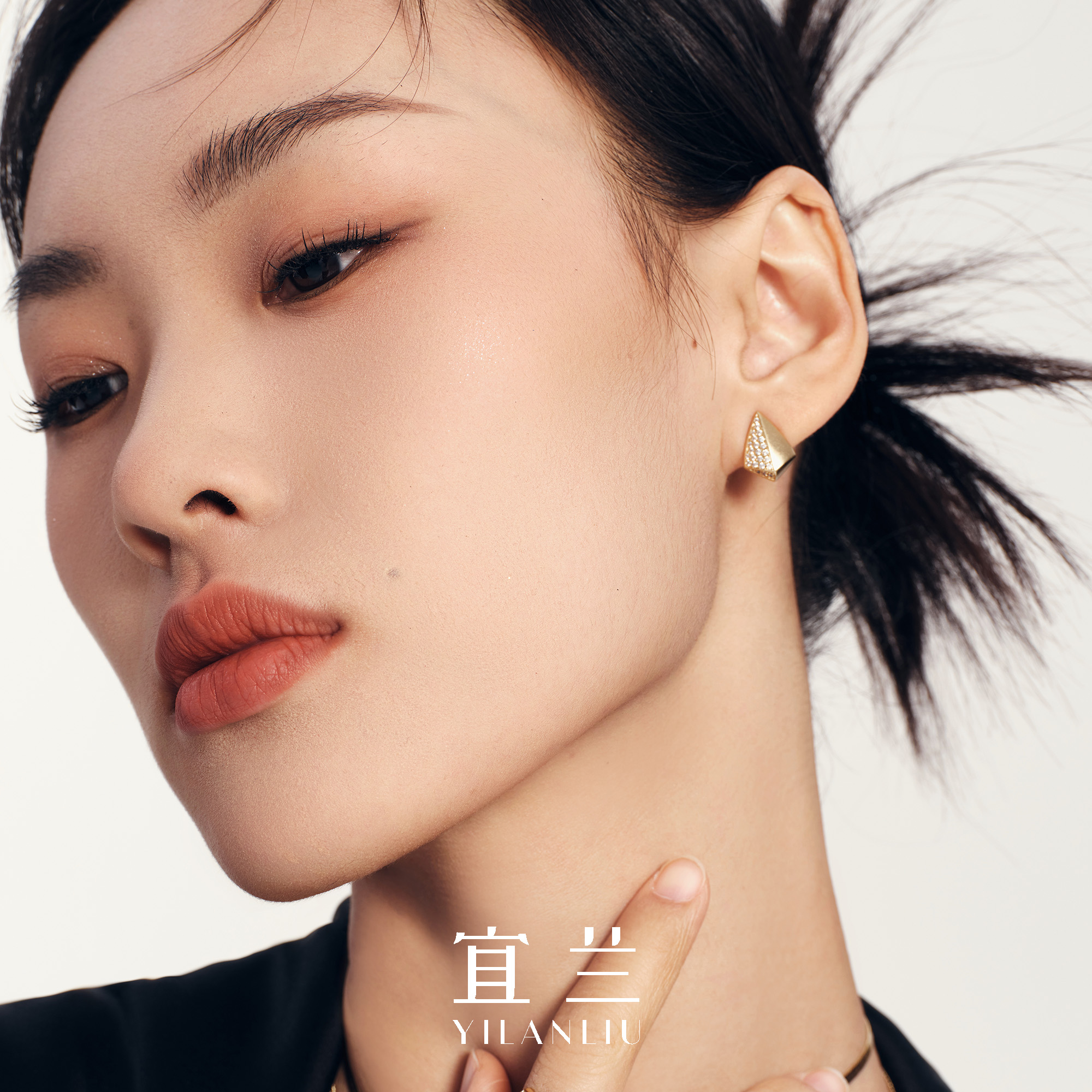 张云雷同款宜兰珠宝镶钻金银耳钉耳饰原创时尚小众简约三角形精致