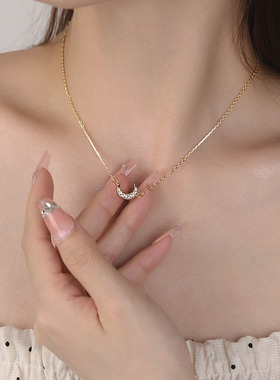 月亮项链女款2024新款爆款锁骨链