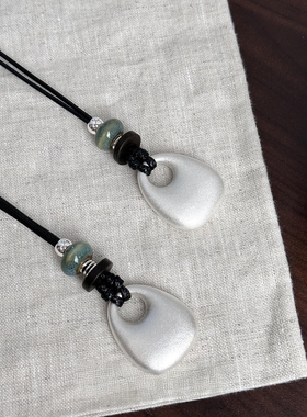 复古拉丝金属吊坠项链女款高级感