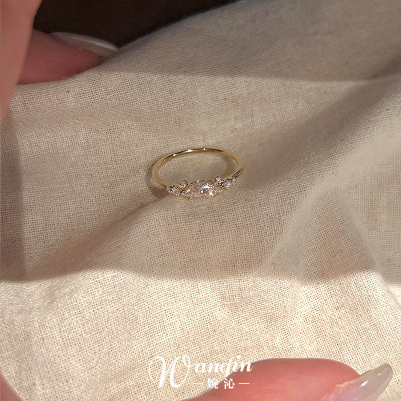 Sparkling Marquise Ring Women's Niche Design Light Luxury Ring