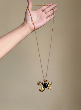 花朵项链女款2025新款长款毛衣链