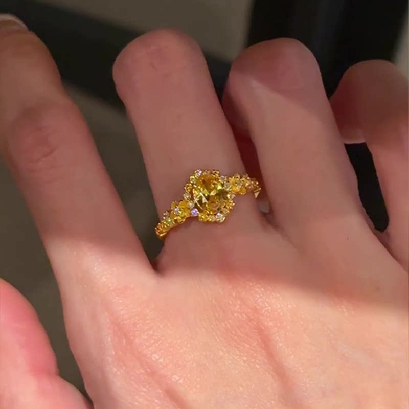 Flashing pigeon egg ring for women with niche design and high-end feel