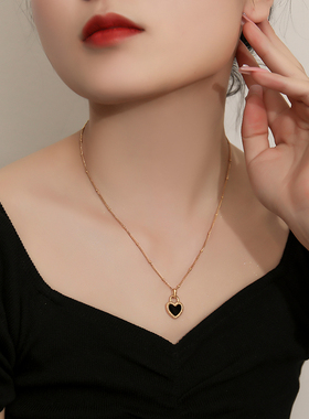 黑色爱心项链女2025新款轻奢时尚锁骨链女气质高级感小众设计颈链