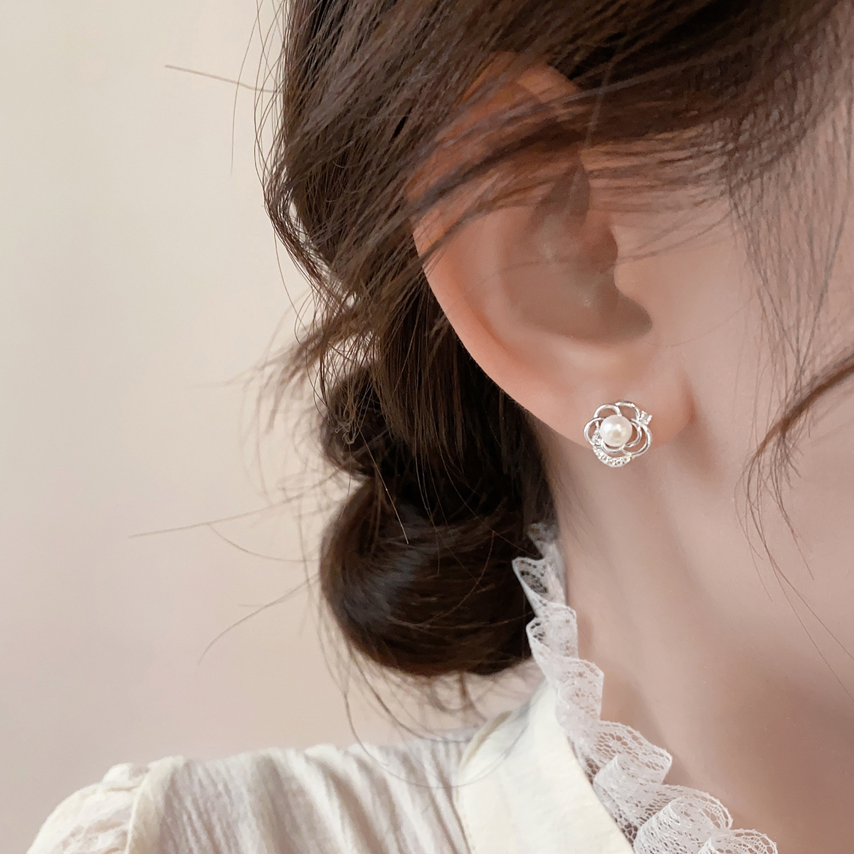 韩国银色珍珠耳钉女小众设计高级感纯银耳环2024年新款爆款耳饰