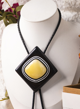 二梦三青【阿拉克涅的凝视】原创小众蜜蜡项链女波洛领带木头皮绳